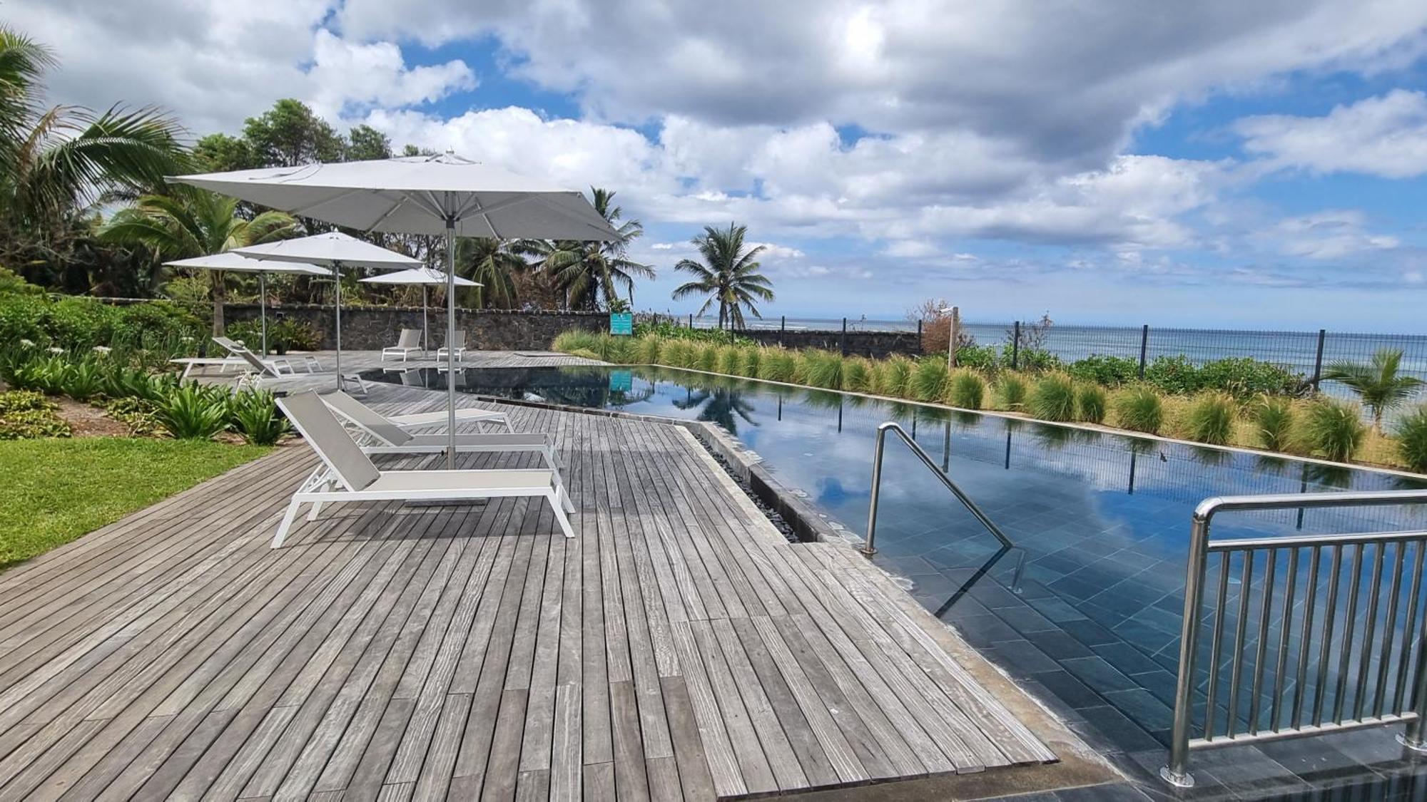 פוינט או פימנטס Ocean Point Beach Front Apartment מראה חיצוני תמונה