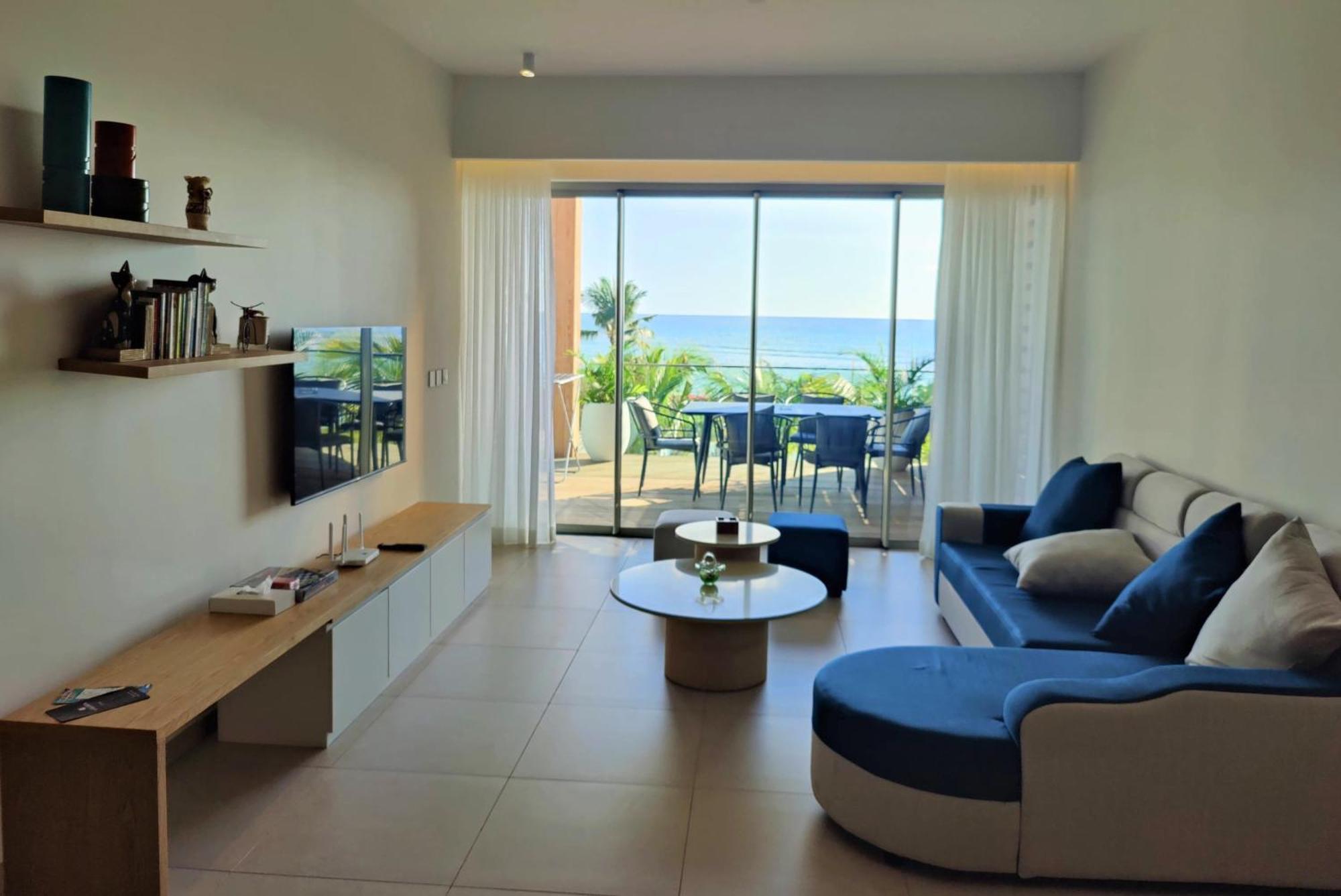 פוינט או פימנטס Ocean Point Beach Front Apartment מראה חיצוני תמונה